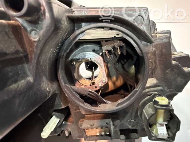 66dbd2bd7fb3a5cd2f189de12758da6a-809fea8db8bf88bfaab0451522fa5dda_headlight_headlamp