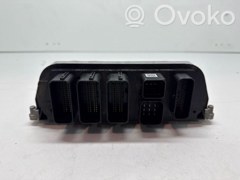 68b6520e02bfe22b39f43a95e32c69fb-df8261df02e942cb8c1f453481765f40_engine_control_unit_module