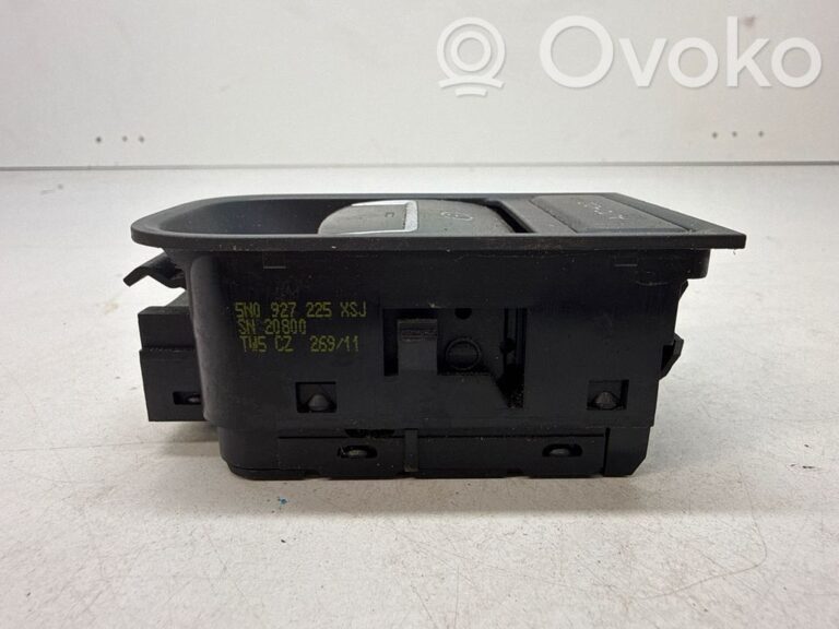6d7f7b8e5ed184cd62fe16ac19f9ff82-21d240268734c1368013ae2ec3488662_hand_parking_brake_switch