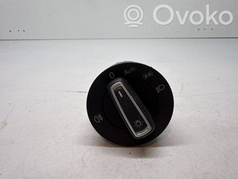 6d855b7a6a135902e39c46971671338c-515cf07ba689aaa1e722a0c320c200c4_light_switch