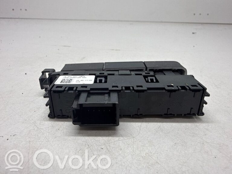 790b11c3c85c93389745db85ceb8c881-4207ffab5202527d75557fef93ab0159_parking__pdc__sensor_switch