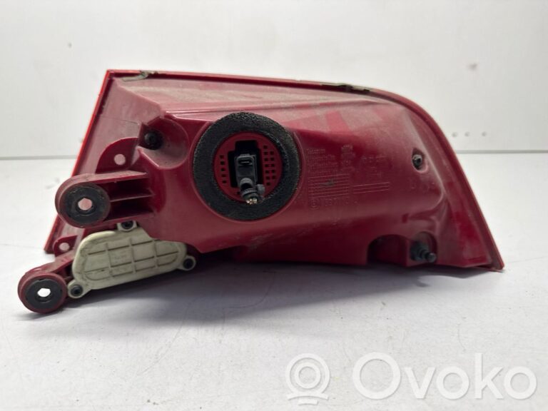 812d1b4458ae6663c0bd32e34f573430-9a37169b7dce84c3a416bfead7abff99_rear_tail_lights