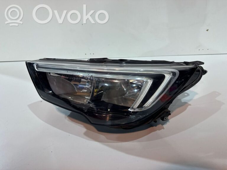 8206c941ded90f51224de2a05dc5501a-c5f0ea38ed25b4fdc53a3c378119514f_headlight_headlamp