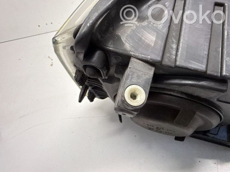 9101c7977130f39949eef8f5021908ab-7210c505c75edc9c3056ccb7f68b601d_headlight_headlamp