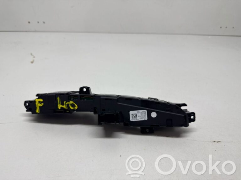 925722e5f16ba750b1612ad92fcdf099-8fe377e91ecaf4aa9d957c205ded102d_a_set_of_switches