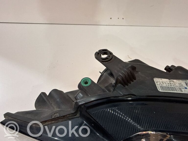 976720879a6c381d5895a6e9df0ba193-ae1824d282470d6c447a45bd7a735d6d_headlight_headlamp