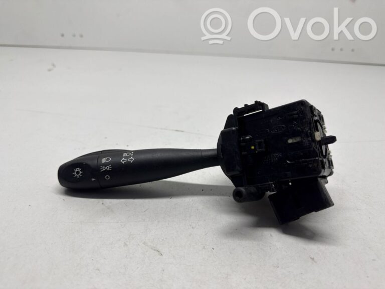 9855c4e78f720576cc0c51e23329e1e1-957006815fb01e3a93e31f7f0de97112_light_switch