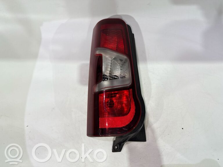 98da34372dcfd5bf6438da47522dee41-a331e81a0e0924143245615b002d00c2_rear_tail_lights