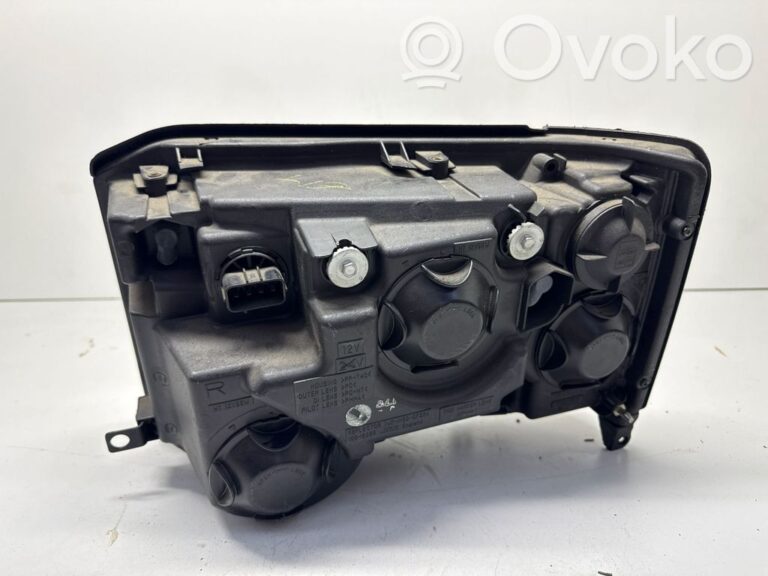 9e7ef6480f5f2d971654fc9efe42f0b9-dc3deb1d135a1df0c820f7bfc1fa10cb_headlight_headlamp