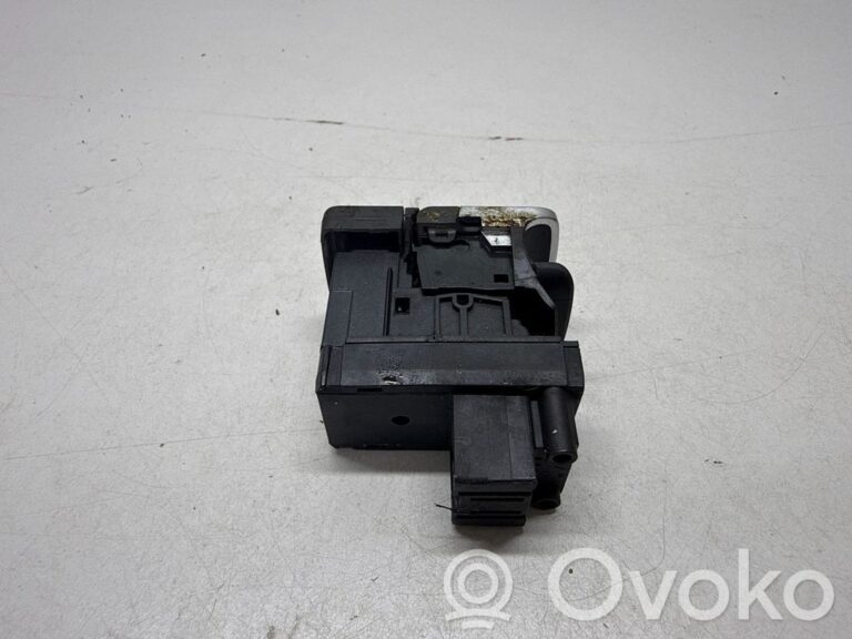 a2636ebb6665c7deb3ceb0277f5c531b-0202589c4a5d2a24bf60bbe016e2b57b_hand_parking_brake_switch