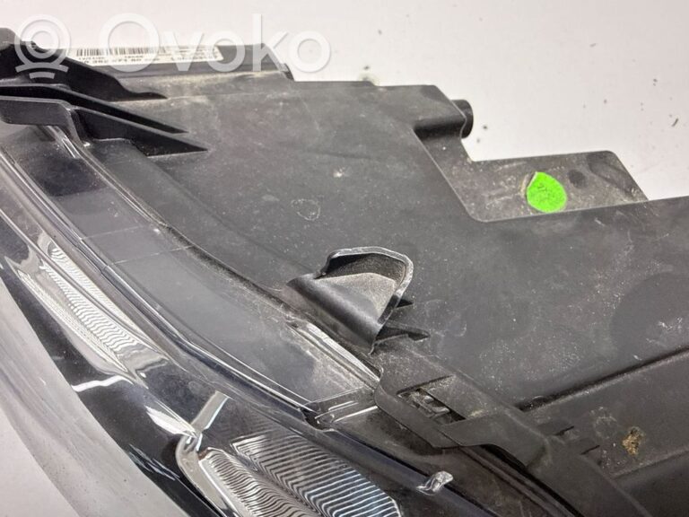 aadb8727196d99031e979e63ca12be2f-7bb3c2aef4ed30479021a9a30ea8aac2_headlight_headlamp
