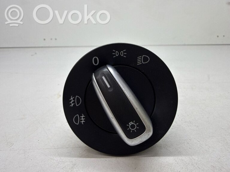 af28bccea90b80f3141ecb15dae18e7a-c8264e529dfeed4966fbda2ff1004aee_light_switch