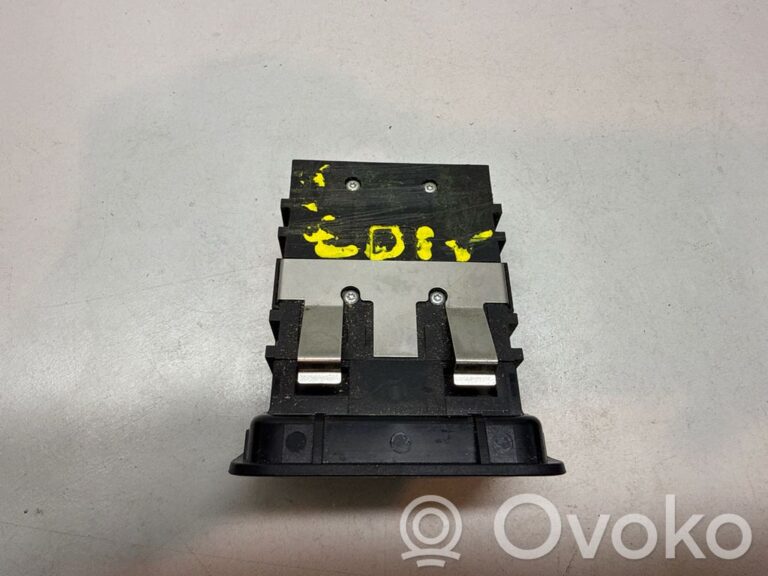 b2719d3da7730843f8334ddc5629b892-f1faa7297944d9ec7b02046f6df330d4_hand_parking_brake_switch