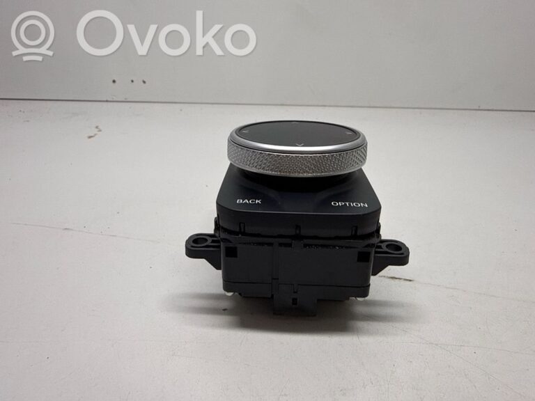 b486aa1fa7e086ab86810e8baa31b060-384532ac50199d7264c8ed1e1a59e861_head_unit_multimedia_control