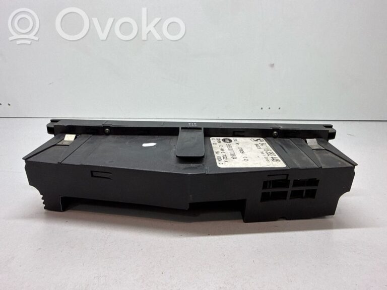 b6a266fdd42fc9cfad32a9efc2e6bf53-de03b60727ce4bd5cd344952e9d661f9_climate_control_unit