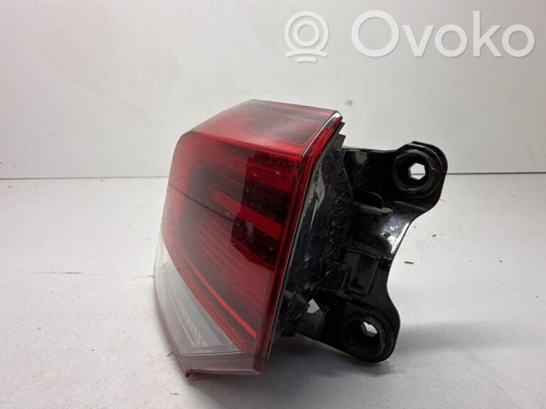 bb9708acf2a3acc0584b77e87705210b-b19ceabb489402064430dd3e448df2c0_rear_tail_lights