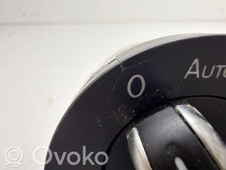 bd7b532f734cd498691416f467f5fd7f-134ec02096c7202b543f368589415acc_light_switch