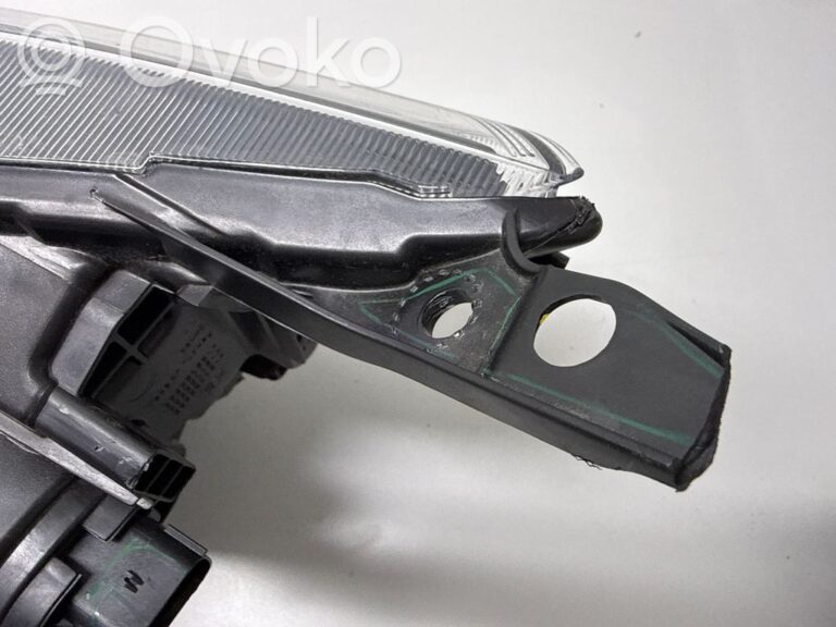 bfc429bf00a96d0fb9194216dd9ab219-5160d2531ee8ac02859b47b19e5e4d1b_headlight_headlamp