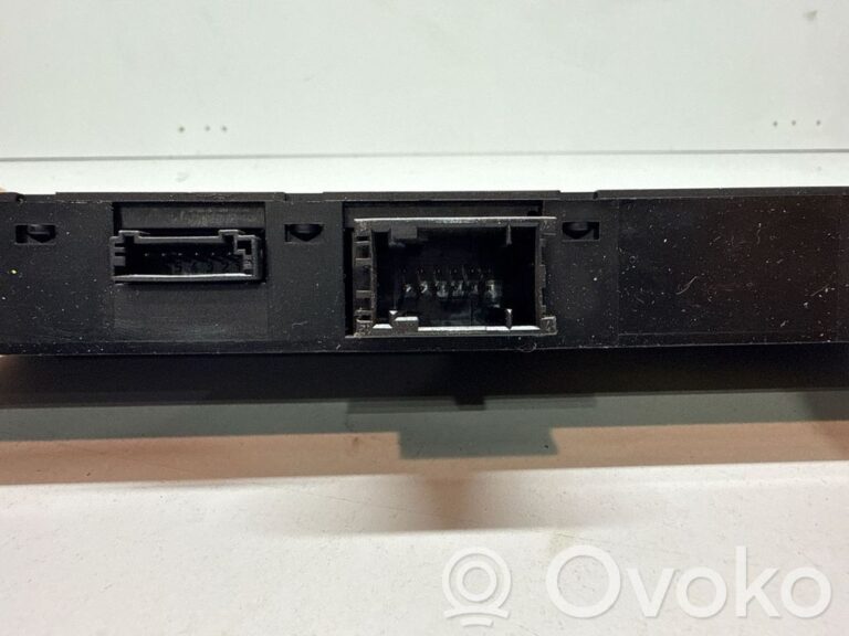 c32427f8a9e137f75185f21cb375e8f0-cf6bd46a0afec7dbde951eaa5cb43402_seat_heating_switch