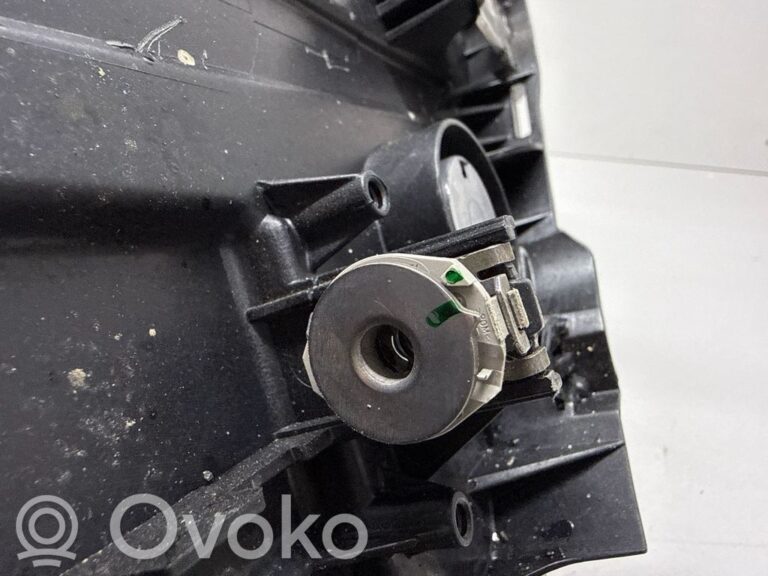 c33b6de2b73a58a65ae13430350ecaa4-ec0963ac057901352ba3f91844ad26f4_headlight_headlamp