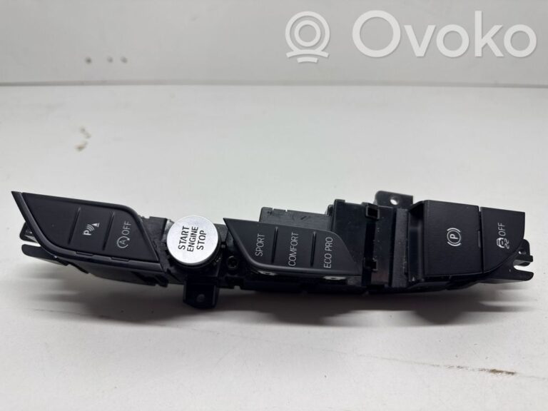 c563e142120eaa47fad8671008c34bf5-5dd75b05137bca4b5f9d82db364f0715_a_set_of_switches