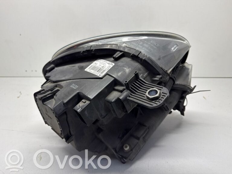 cd4be1566dfb2010836db27909e376b4-9e712e28f358d0e65aaaa2592433623e_headlight_headlamp