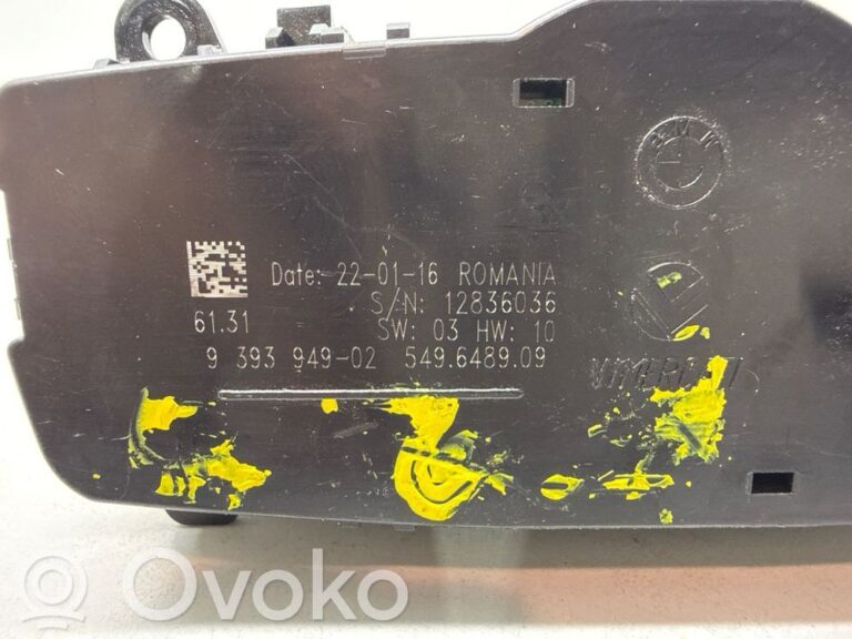 cec337176739141469320e25c9a772dd-7d18d367aafd3272a3a4d7e20a9eacea_light_switch