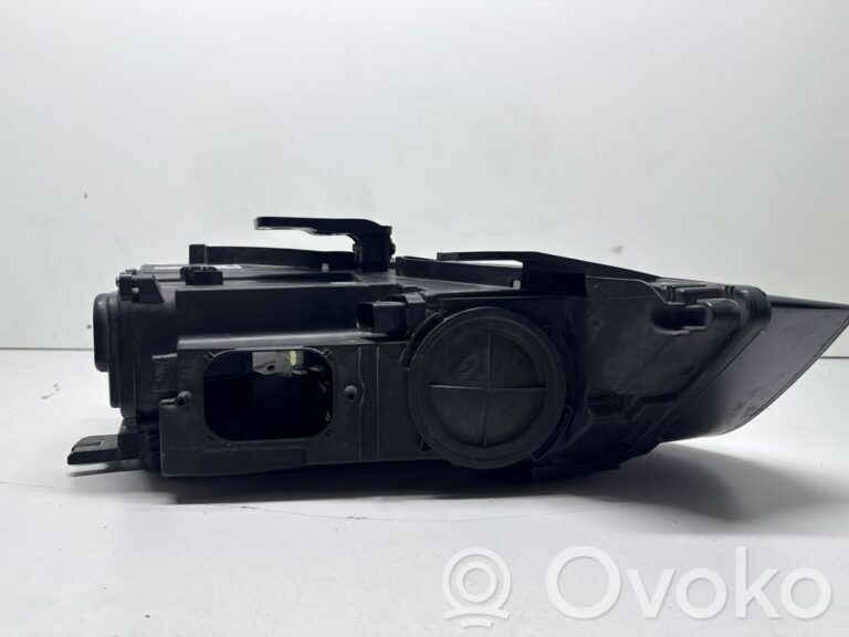 d22bac7d8bac76736f101f227b48a7cb-b5f7acda3812b2b3a34cc476992a23dd_headlight_headlamp