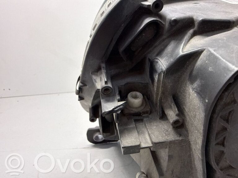 d837ba46c154d4246e2562b855d30d02-2ffd22c0097254e209415a4ea22bd170_headlight_headlamp