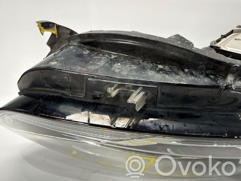 d84b7c37b1847145f9a0508d6a186af5-1242a63767583d31642cc580020b1731_headlight_headlamp