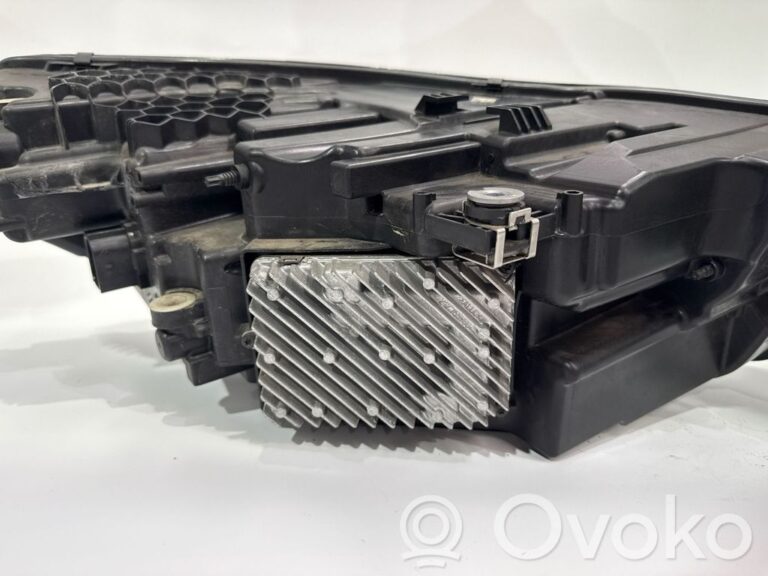 d9d62f15cb61ce80b5f8c340693e643a-22f3fbc6925499968cdd81846f94db11_headlight_headlamp