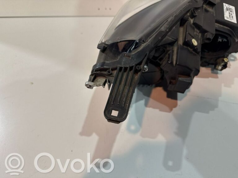 dbafbcb44c95d3e585219144bd3a3c0d-c7442526562ea81b082667f457dcbc8d_headlight_headlamp