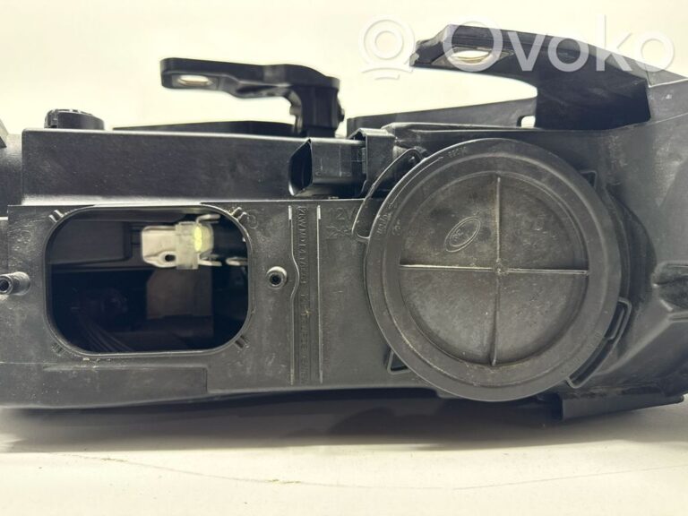 e48252650f3d712d8b7deac1b7cbbe88-17e418c392cff0a45623dd3728716f21_headlight_headlamp