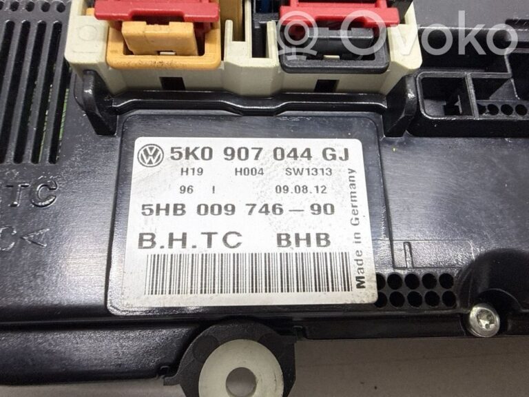 e8a4ed7a23ddd33846debb2342823c77-a49e41f7cab154c4cde782e0d17e8f92_climate_control_unit