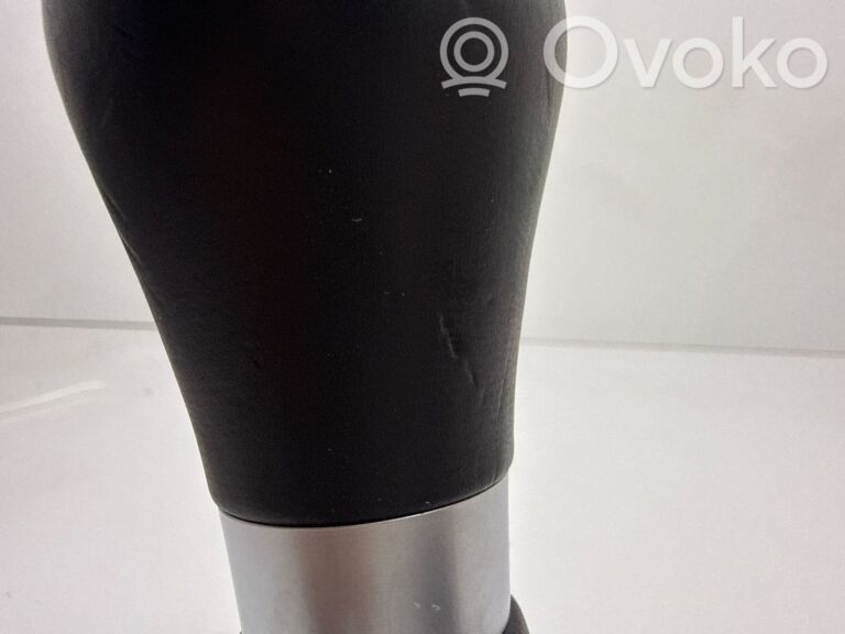 ee9d00e4bcb86a8c7bc332ce298a4a1b-9ed6e2b45e2e546765d9d8235ba0d473_gear_lever_shifter_trim_leather_knob