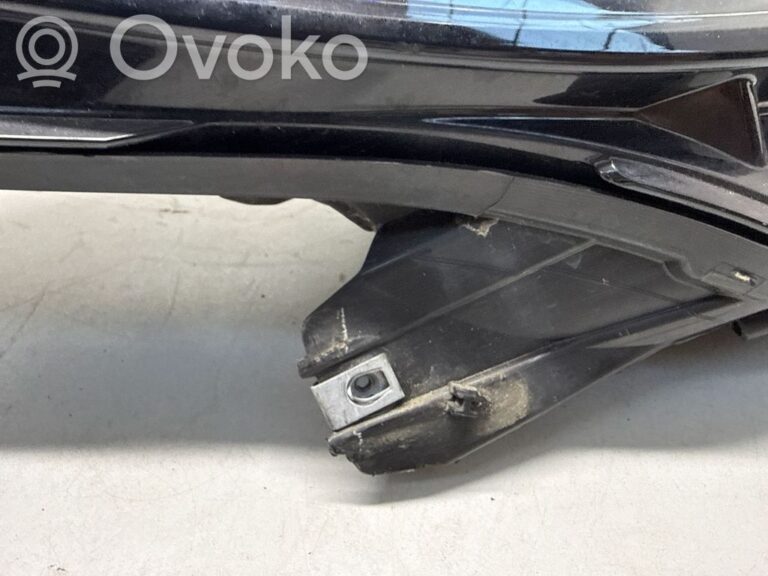 f0b1b5da86c327c129fb32b3b176b89f-ac15858e8868052a640c202d804aa6a5_headlight_headlamp