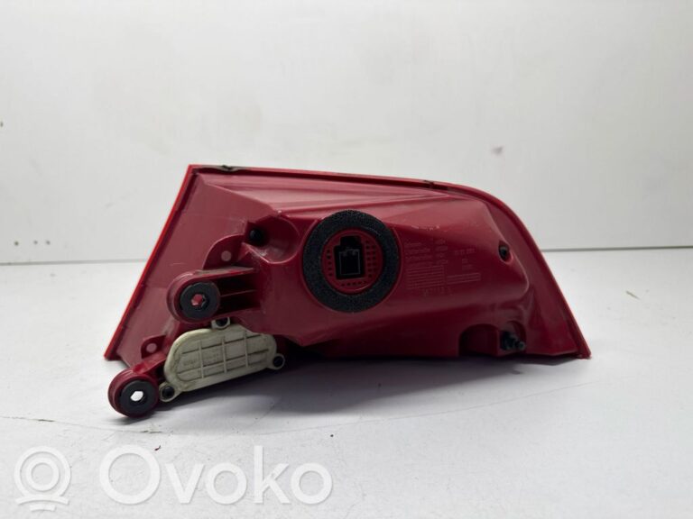 f13271747640f25ae872f4acb786d8d7-158b48b761a2ae410b0d5333b2863d31_rear_tail_lights