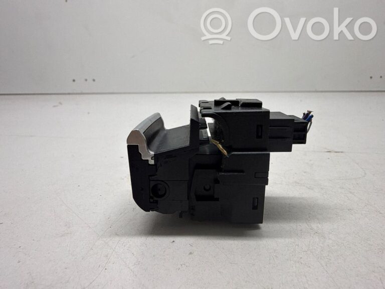 fe024a11399e60577b89e93f69e91c92-53ba26765f76f9381fea3ed9c9b4d870_hand_parking_brake_switch