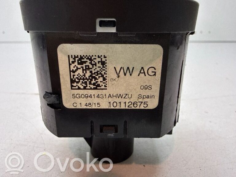 ffa9fd5d0e0f8cbcd793fe281176623d-f051eebecee031b8c61ad029a05853b3_light_switch