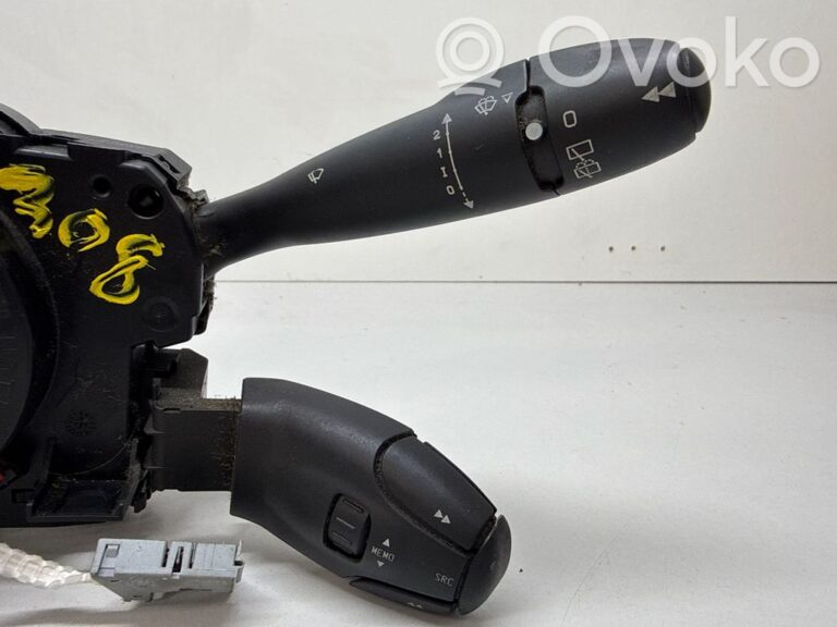 0391b576cb0e95463e97e56b993b286c-65c5b5c20aedb0c8c24b4a513558bd80_light_switch