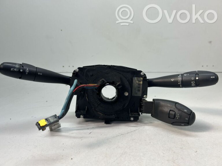 0589d36bb0a43ec63f90d1d8569fe5f0-c46e9abdb583b0f953721067a19a2ac9_light_switch