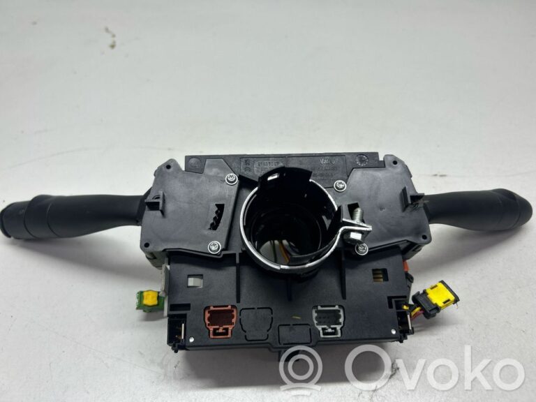 06edc43aaca9948ae05eb8b4e15c8ac8-c94c9bf872ef84628cf29e87ba82ae91_light_switch