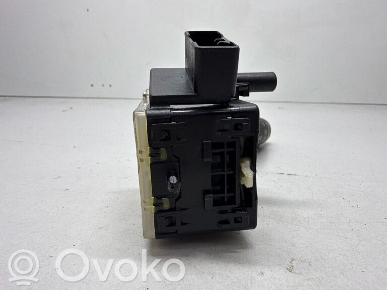 0bd48a13721335484d397f3c15ee7eaf-ffaad2b61f34db3f728b805be144e588_light_switch