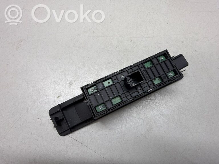 10ef91d28f2a8436df6dca8ce0b30877-3e6875fe4fb1a597373748a280a1e916_folding_roof_switch
