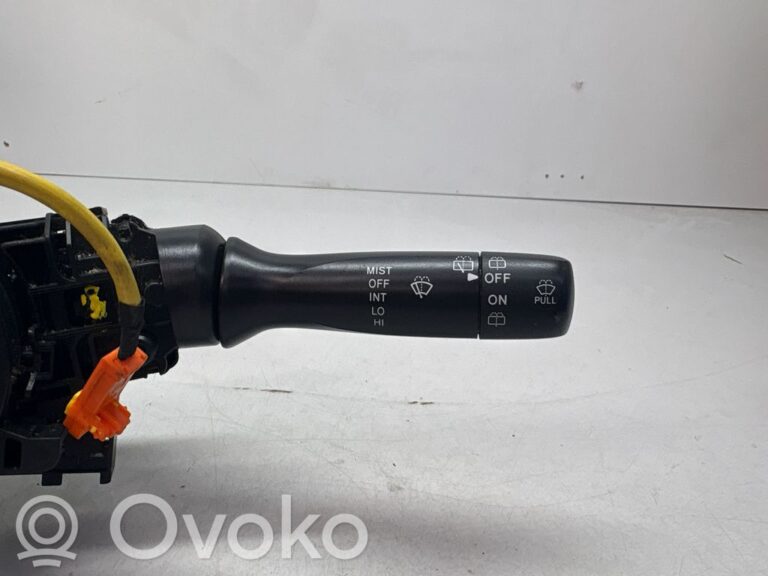 17e5191e6594b2879b4c0b7b3b07e1f9-e458b8e2ffa9eab6f7715832b1b3c66d_wiper_control_stalk
