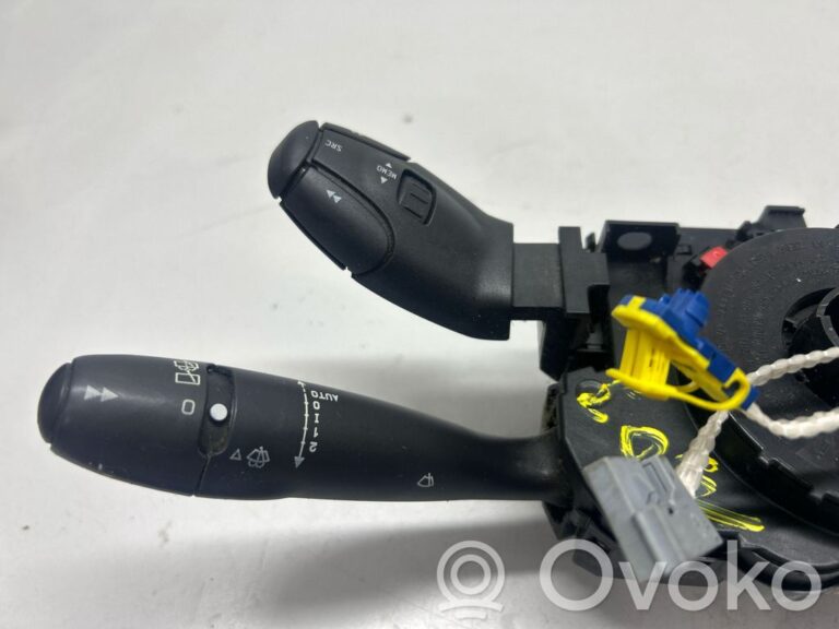 203763c9431980a9482a6d9070bd5f40-63aec538bc652cf25f911a84b79f79de_light_switch