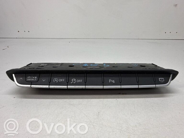 22a3efef2ce37912075ab3b1d5f74bb8-493e37869b448be9a1213bb0bfdc0a72_a_set_of_switches