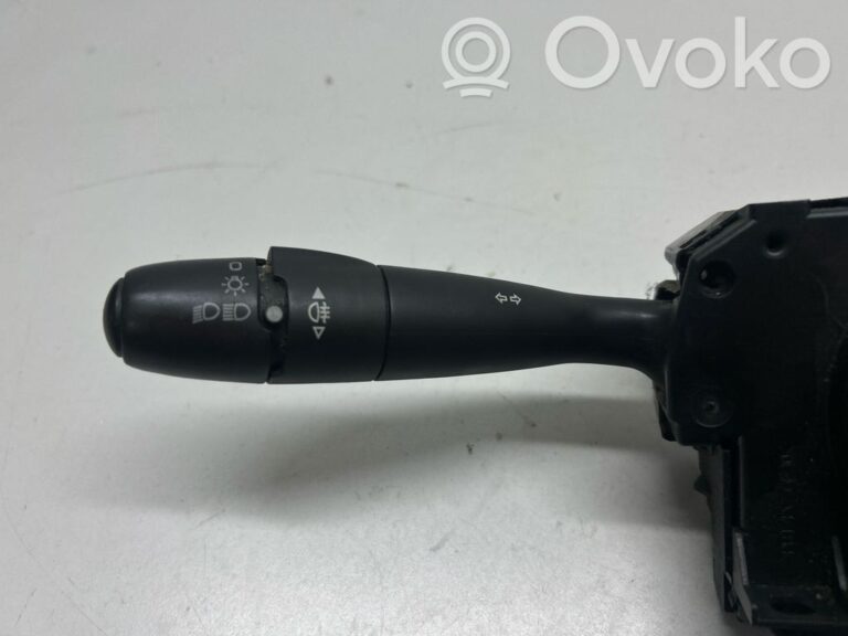 22cbc21a686356d1d9e4777dd784e87f-5558a9a3150d2790690d2f7c27479cee_light_switch