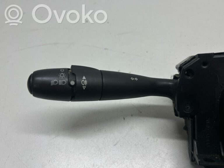 22cbc21a686356d1d9e4777dd784e87f-5558a9a3150d2790690d2f7c27479cee_light_switch