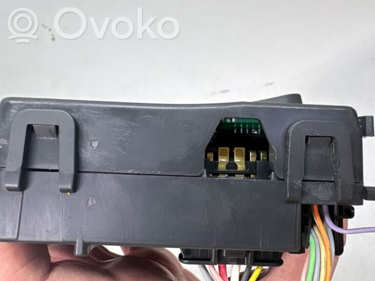 238500327ba0e587f39447aa99bc64cc-ffd1da39cd35a49e061ab9708d1099c0_wiper_control_stalk